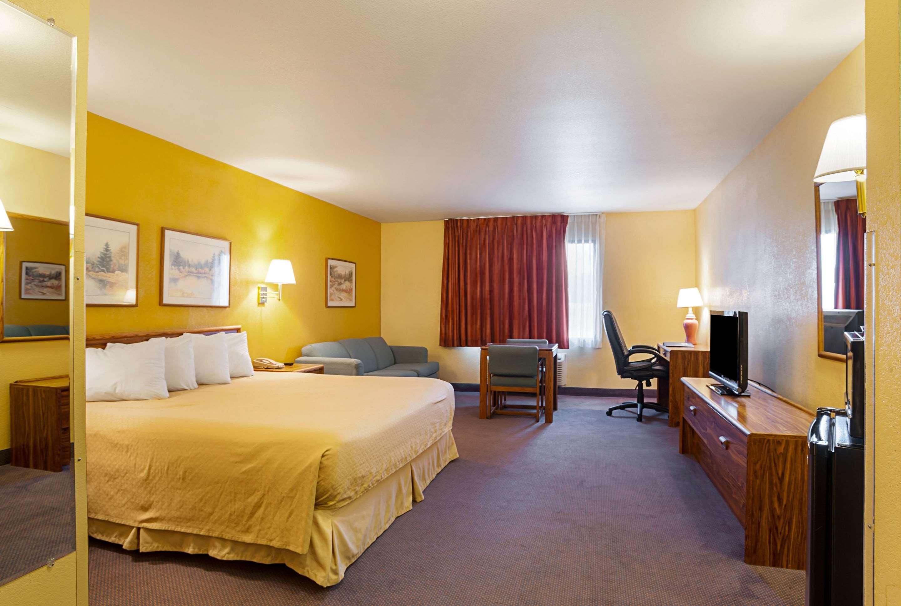 Rodeway Inn & Suites Blanding Exterior photo